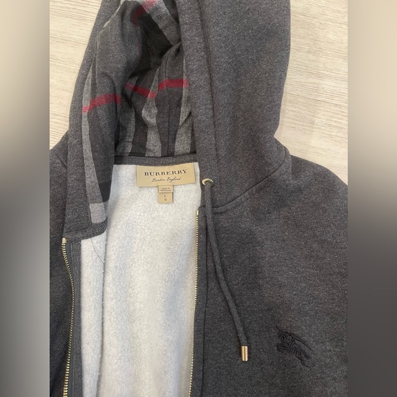 Men’s Burberry Classic hooded Long Sleeves Jacket size Large charcoal gray new